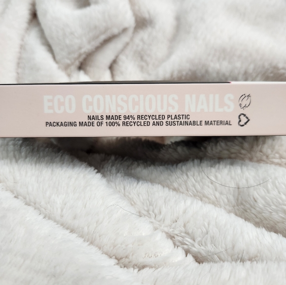 Ardell Nail Addict French Moon - Picture 4 of 6